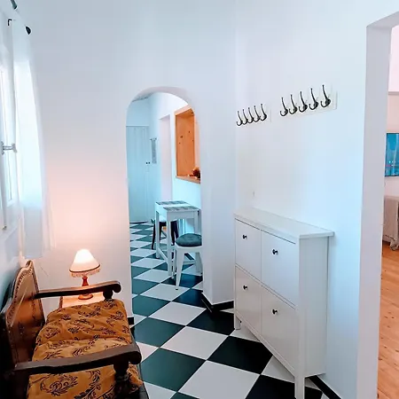 House Konstantinos * Ájosz Jeórjosz