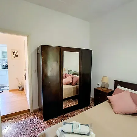 House Konstantinos * Ájosz Jeórjosz