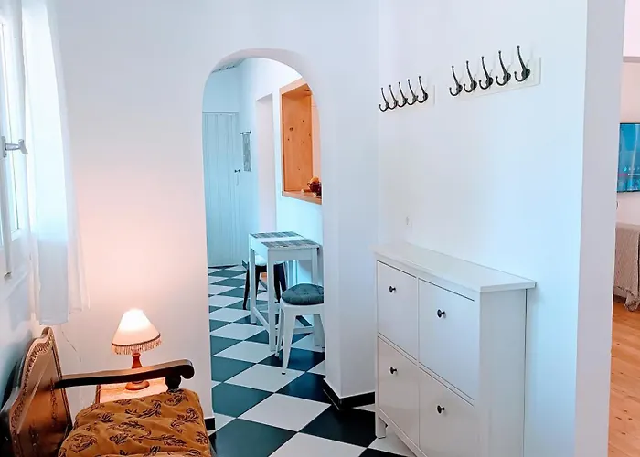 House Konstantinos * Ájosz Jeórjosz