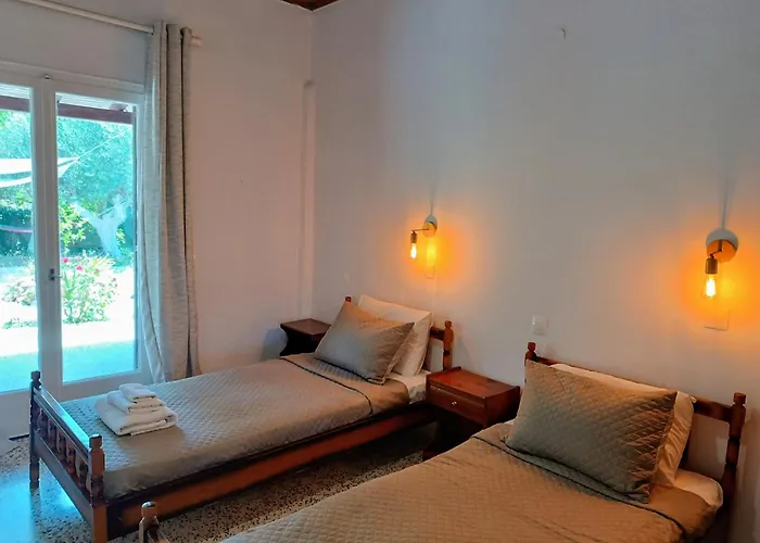 House Konstantinos Nyaraló *