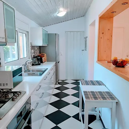 House Konstantinos * Agios Georgios (Corfu)